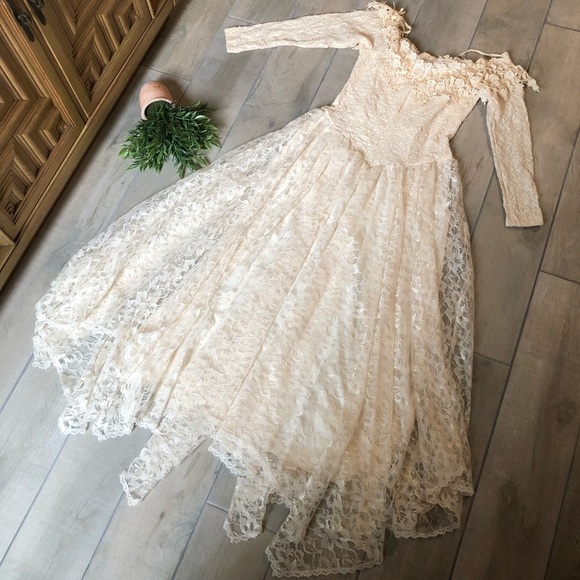 Florencia fume vintage 80s lace gown. - Picture 3 of 9